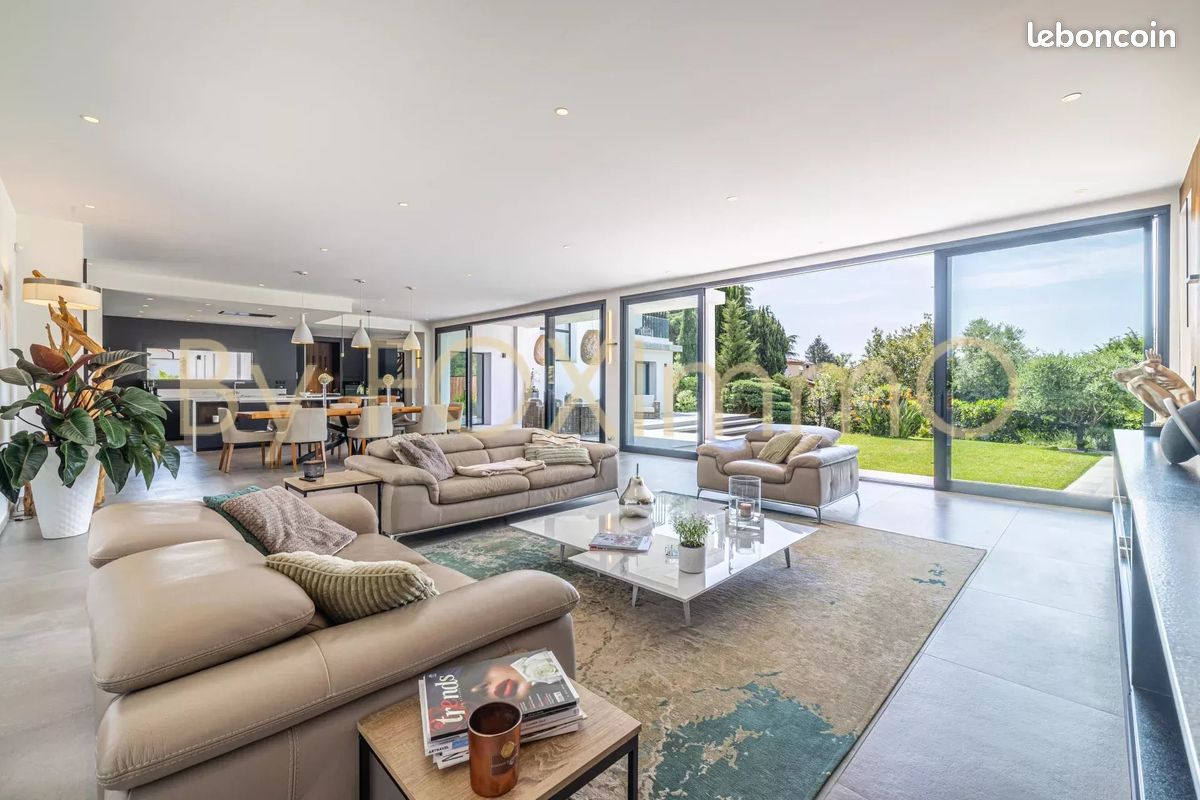 Maison 8 pièces 450 m²