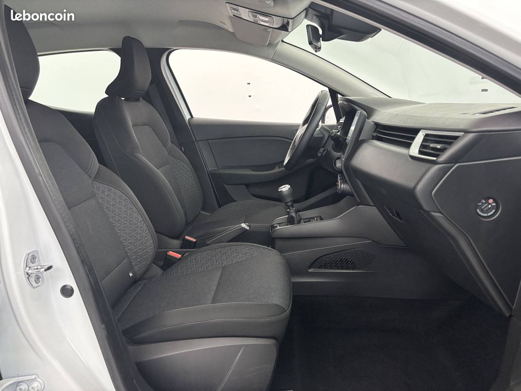 RENAULT Clio TCe 90 Equilibre (image 14)