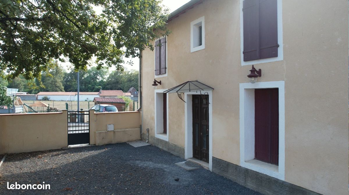 Maison 8 pièces 275 m² · à Ousse · 275 m² · 475 000 €