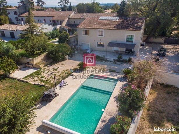 Maison 9 pièces 240 m²