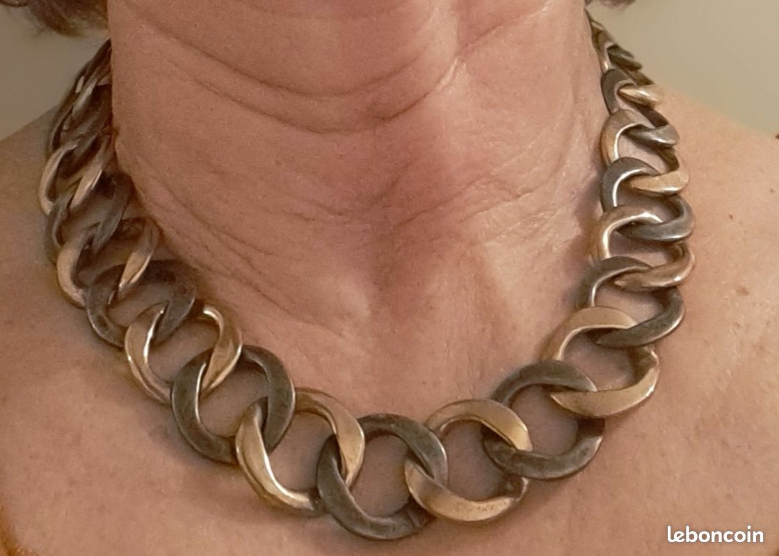 Collier ras de cou de métal (image 1)