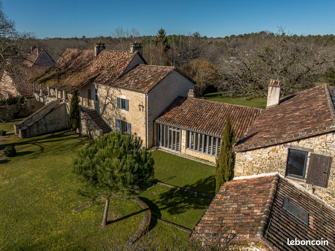Maison 9 pièces 340 m² · à Sarliac-sur-l'Isle · 340 m² · 790 000 €