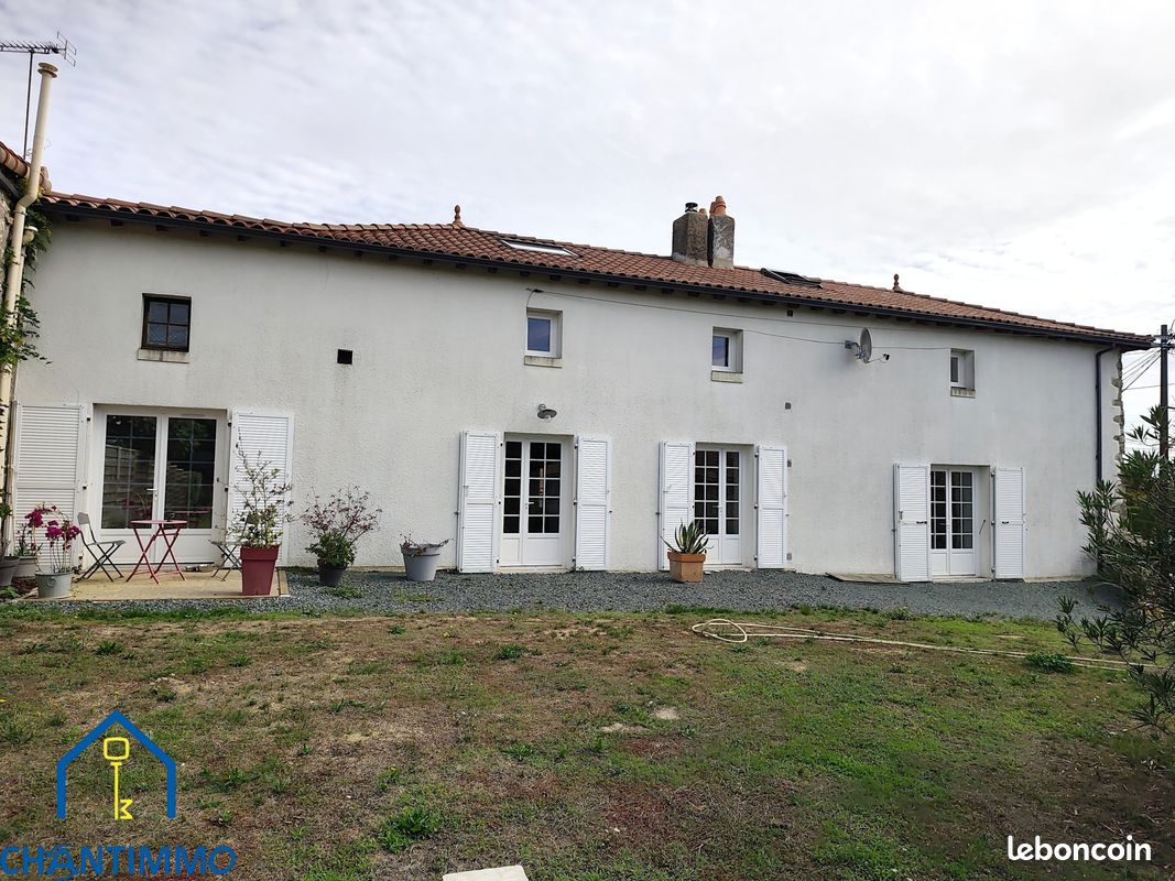 Maison 7 pièces 213 m² · à Chantonnay · 213 m² · 262 500 €