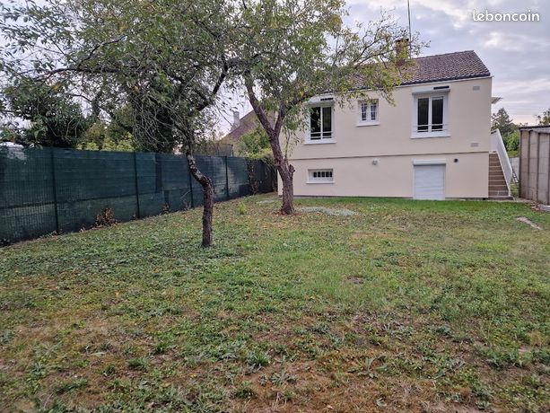 A louer pavillon 95 m2 avec jardin et garage a La Chapelle Saint Luc secteur la poste