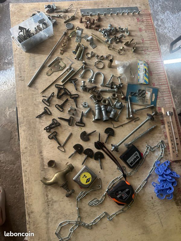Lot quincaillerie (image 1)