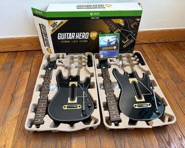 Guitare Hero Live PS4 - Guitare Sans Fil + Dongle USB + Jeu + Boîte