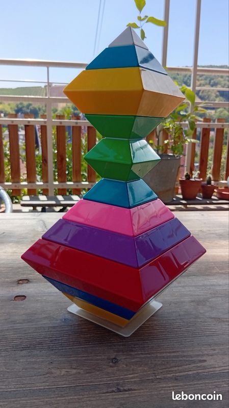 Pyramide Arc en ciel 3D (image 2)
