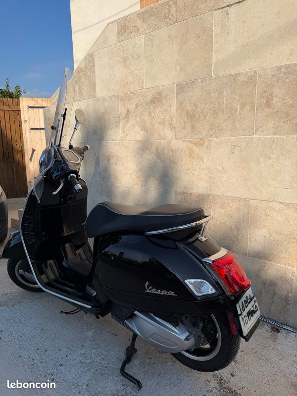 Vespa 300 gts (image 2)
