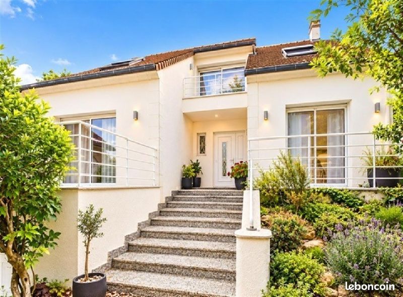 Maison 8 pièces 160 m² · à Sainte-Geneviève-des-Bois · 160 m² · 629 000 €