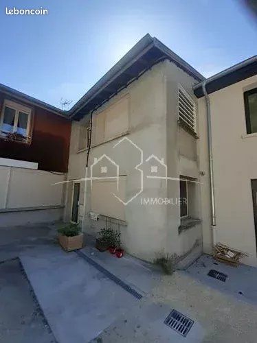 Immeuble 14 pièces 450 m² · à Hauterives · 450 m² · 430 000 €