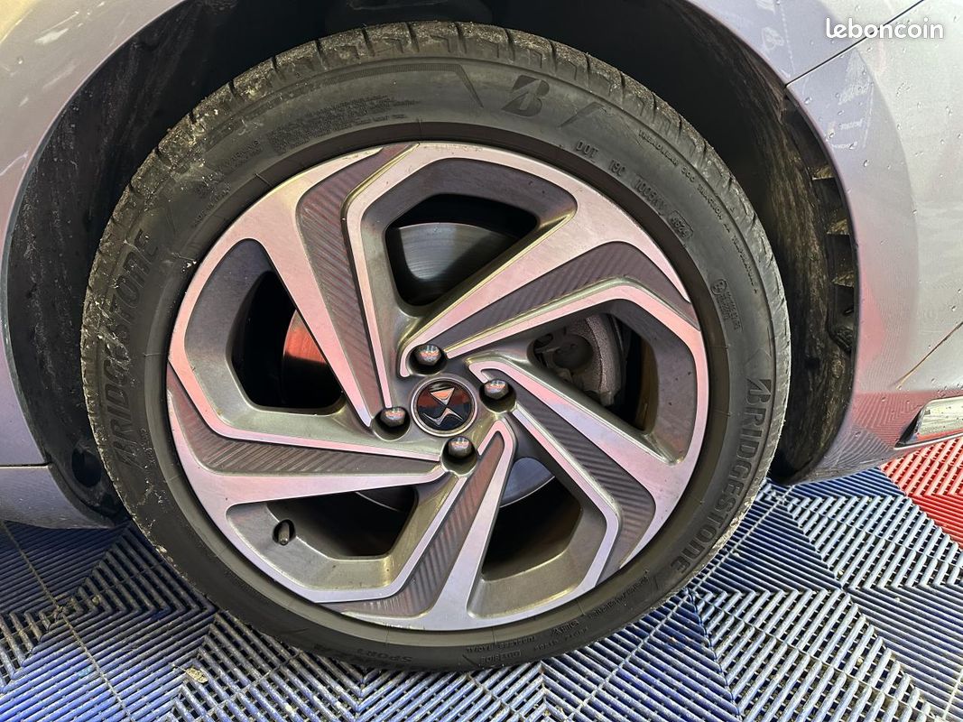 DS DS5 2.0 BlueHDi 16V 180 BV EAT6 BERLINE Sport Chic (image 37)