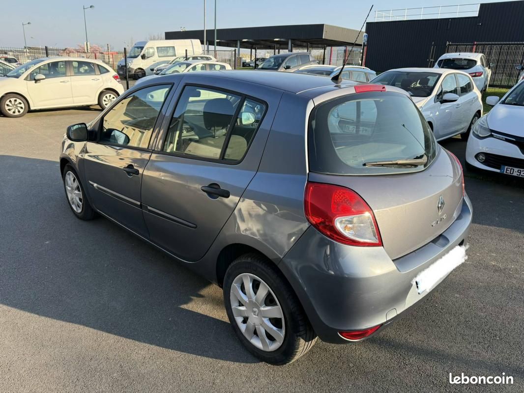 Renault Clio 1,5 DCI 70 CV 1ERE MAIN CERTIFIÉE (image 2)