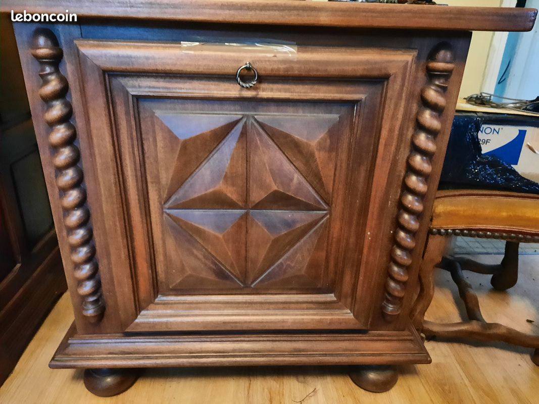 Meuble d'appoint Louis xiii (image 1)
