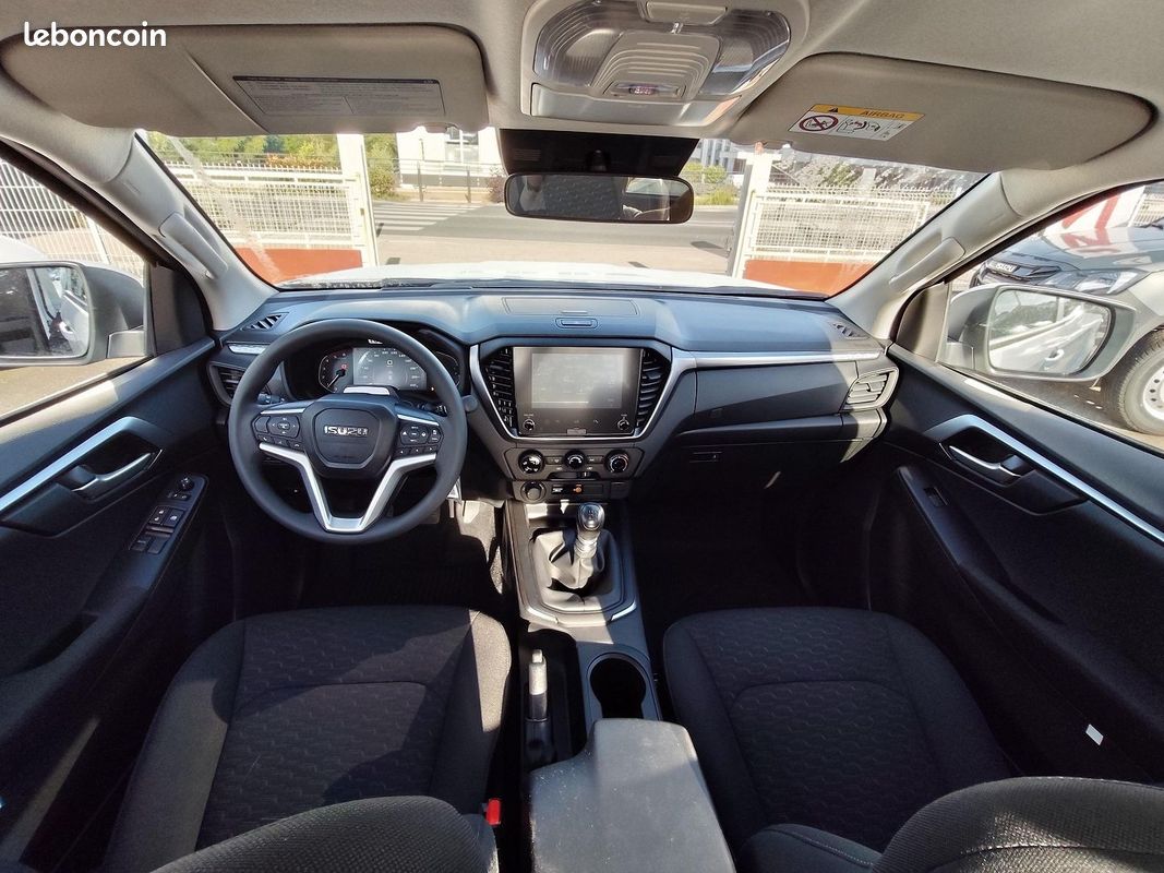 Isuzu D-MAX 2.2 DDI 164CH EVOLUTION SPACE M/T (image 7)