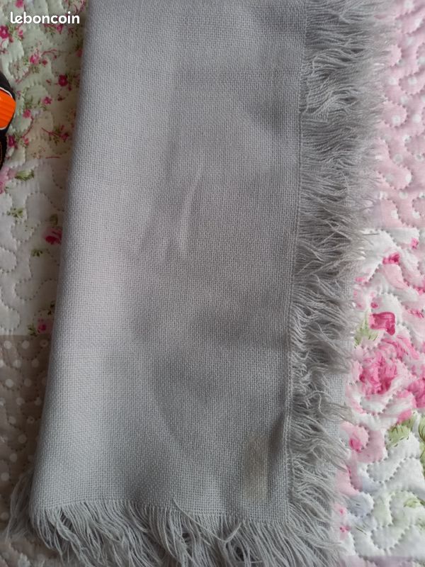 Foulard neuf (image 1)