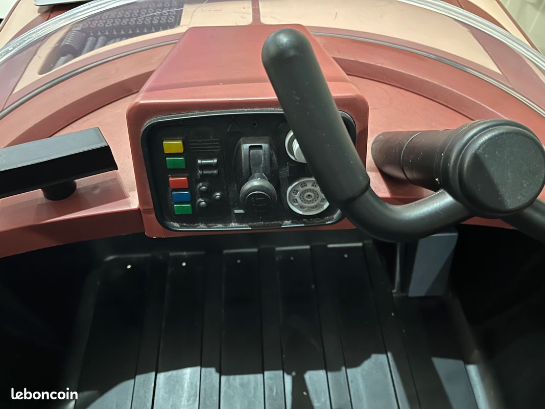 RARE - Land speeder Star Wars électrique en parfait état batterie neuve (image 5)
