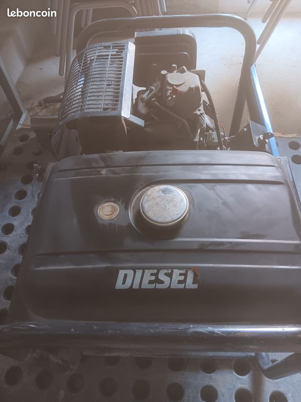 Groupe électrogène diesel SDMO DX6000 TE (image 4)