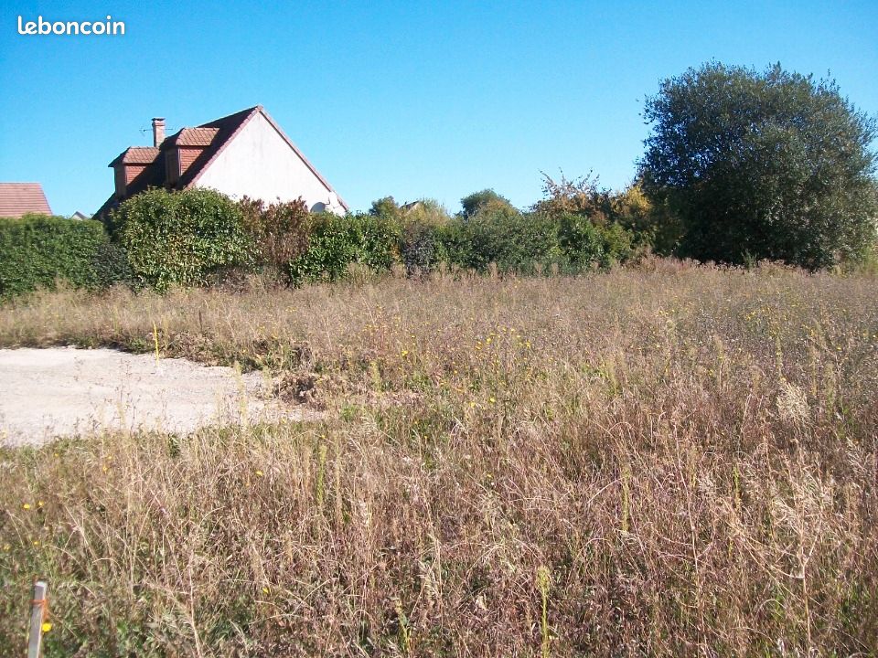 Terrain 573 m² Chars · 90 000 €
