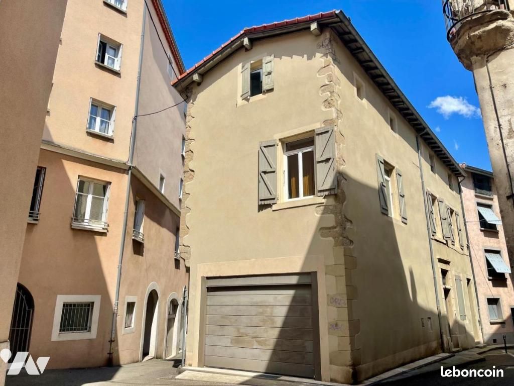 Maison 6 pièces 203 m² · à Tournon-sur-Rhône · 203 m² · 248 000 €