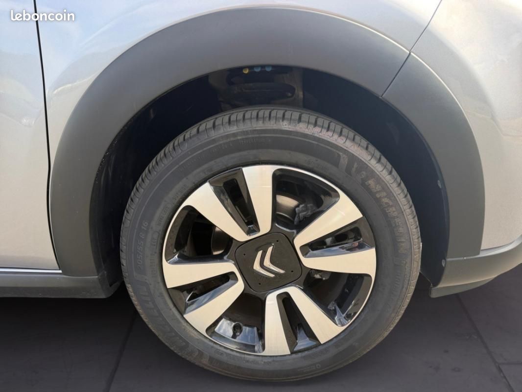 Citroën C3 BLUEHDI 100CV SHINE BUSINESS (image 9)