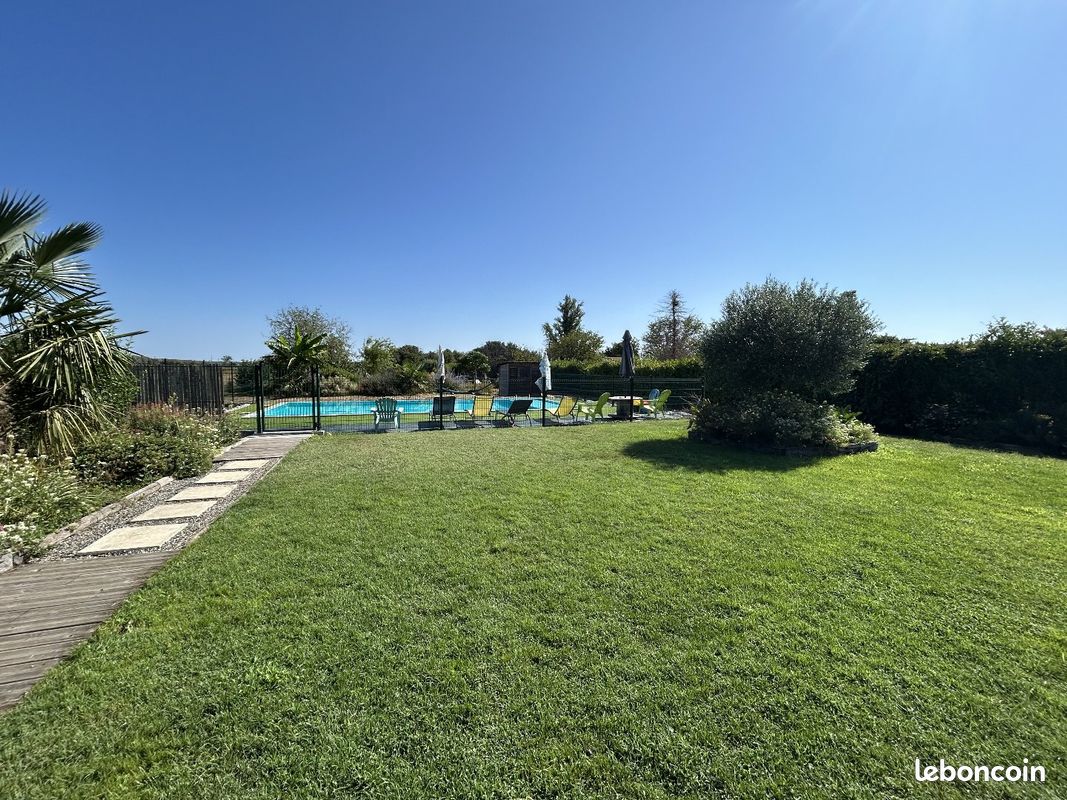 Maison 7 pièces 127 m² · à Longages · 127 m² · 382 000 €