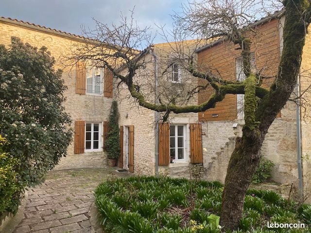 Maison 6 pièces 260 m² · à Muron · 260 m² · 379 800 €