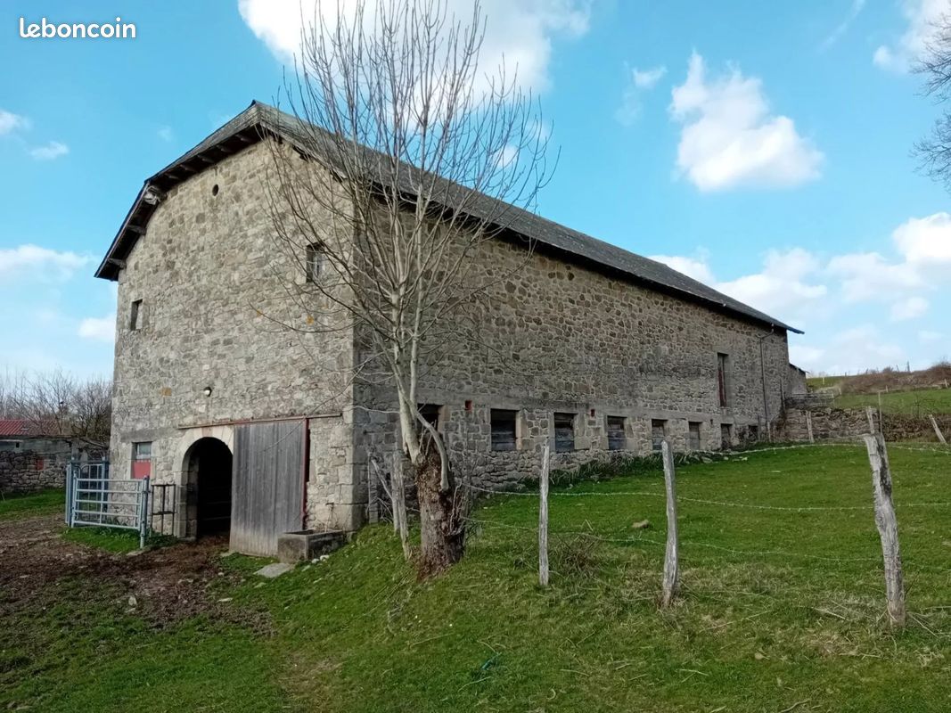 Maison 330 m² · à Aurillac · 330 m² · 172 800 €