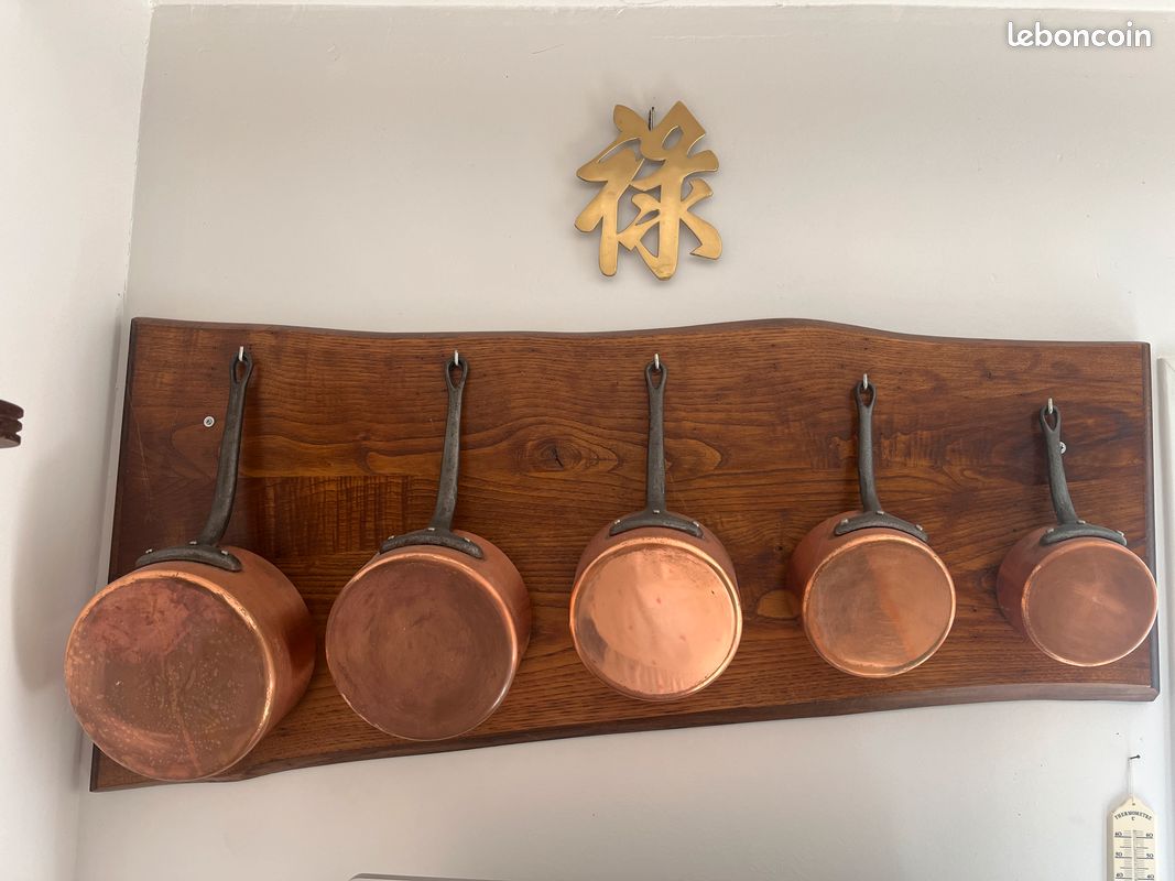 Petite Casserole Ancienne En Cuivre Sur Pieds Hauteur 11 Cm Manche Bois