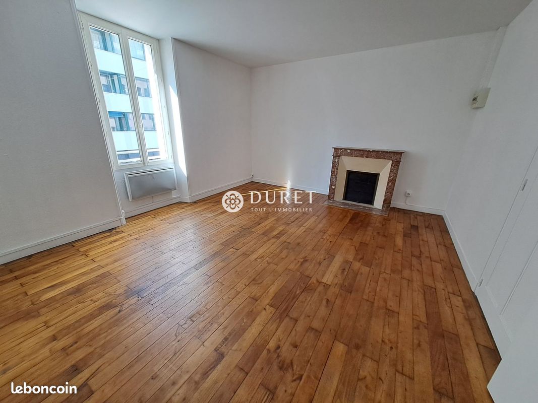Immeuble 175 m² · à La Roche-sur-Yon · 175 m² · 313 900 €