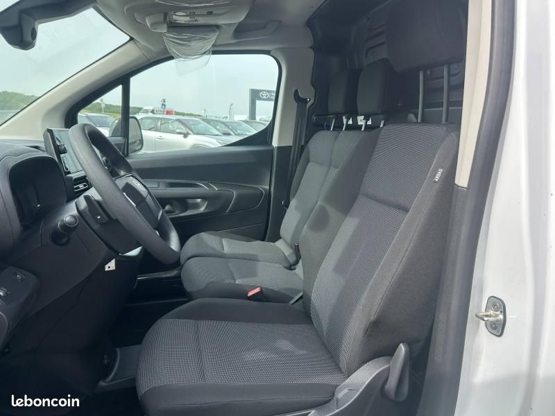 Toyota PROACE CITY Medium Electric 136ch 50 kWh Start Confort 3P MY25 (image 25)