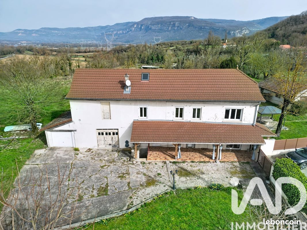 Maison 6 pièces 150 m² · à Bouvesse-Quirieu · 150 m² · 319 000 €