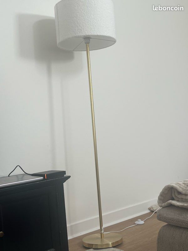 Lampadaire neuf , blanc et or (image 1)