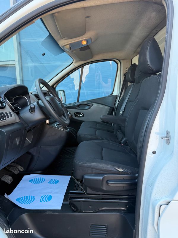 Renault trafic iii l1h1 1.6 dci 95ch confort (image 4)