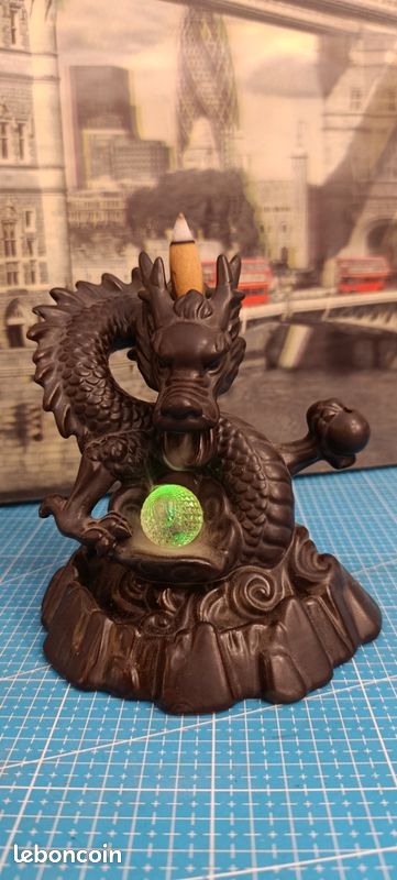 Dragon brûle encens (image 1)