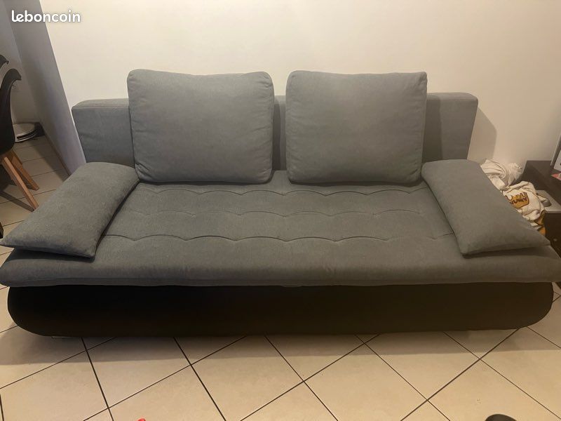 Canapé convertible en bonne état (image 1)