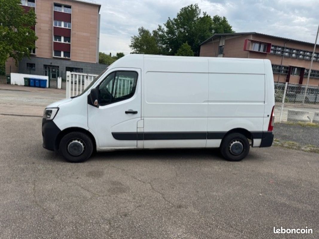 Renault master fourgon gn trac f3500 l2h2 energy dci 150 grand confort (image 2)
