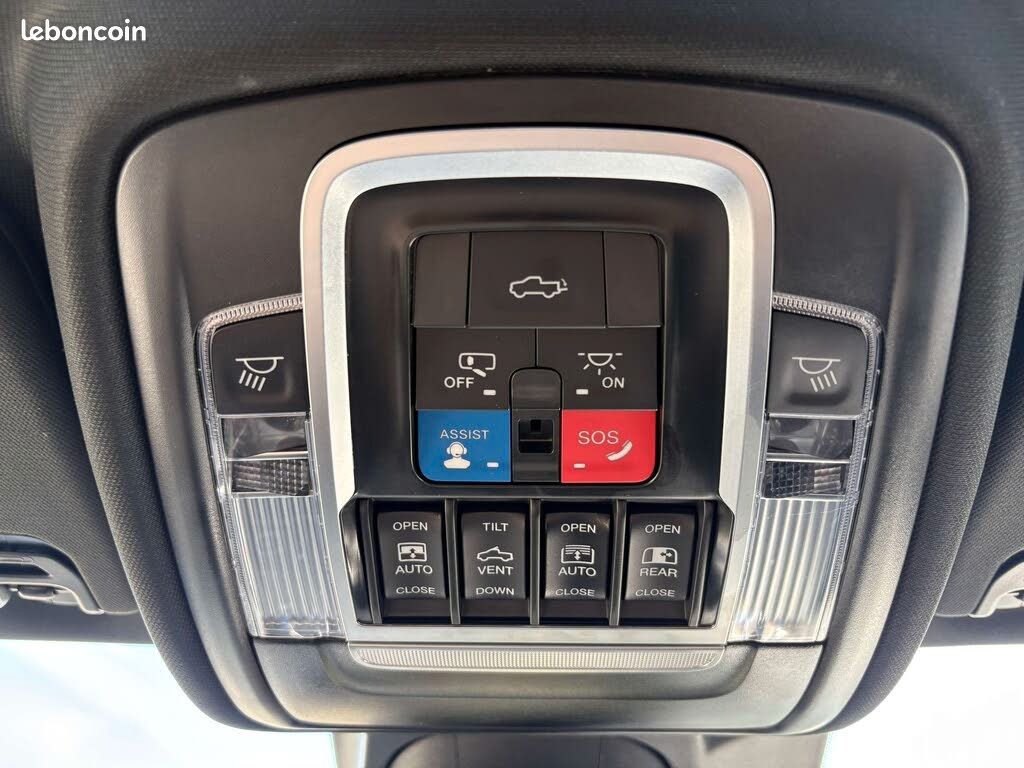 Dodge Ram 1500 V8 5,7L Limited Night Edition 2024 (image 8)
