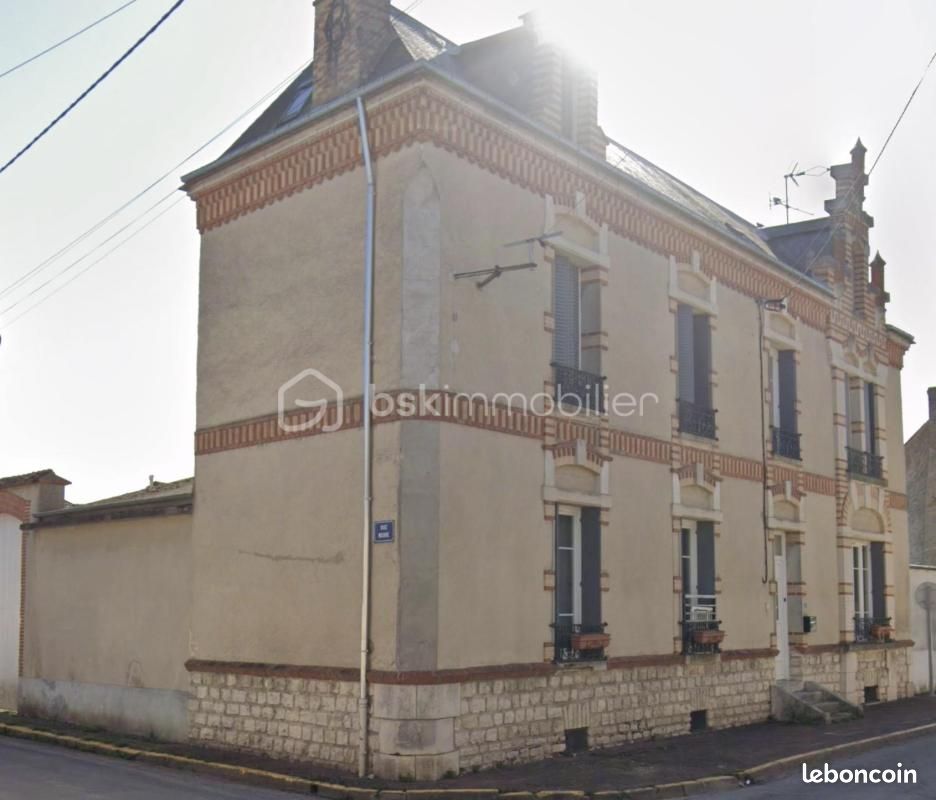 Maison 9 pièces 220 m² · à Sceaux-du-Gâtinais · 220 m² · 330 000 €