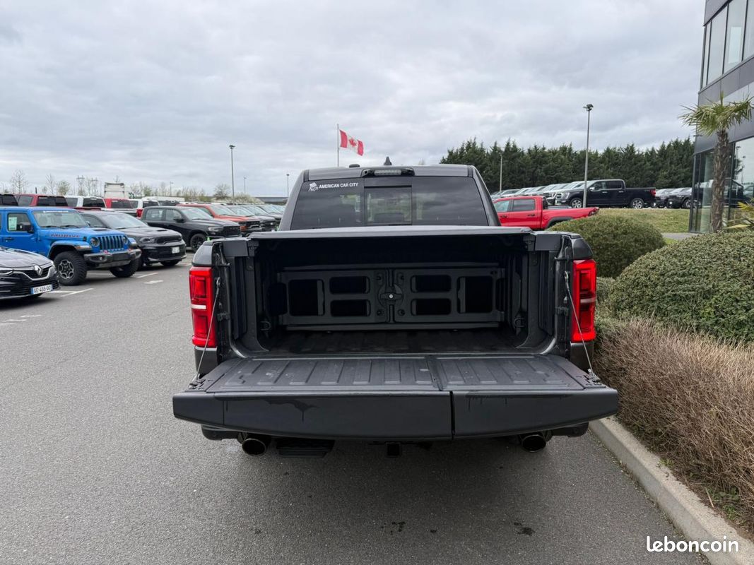Dodge ram 1500 crew limited night edition rambox (image 6)