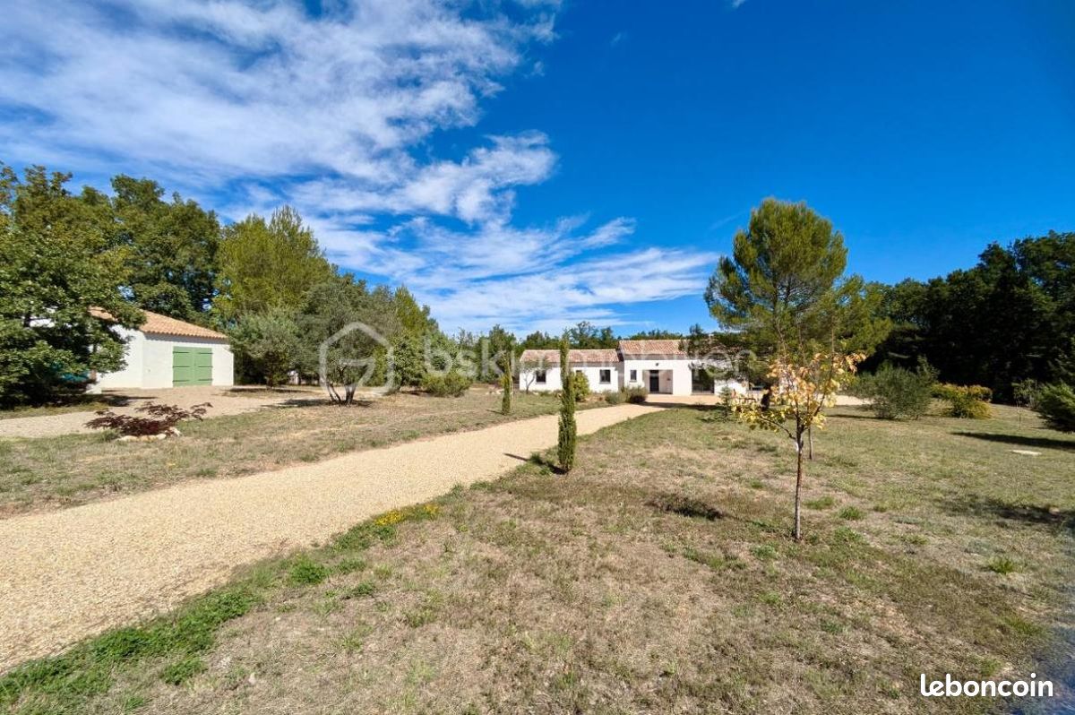 Maison 6 pièces 171 m² · à Régusse · 171 m² · 700 000 €