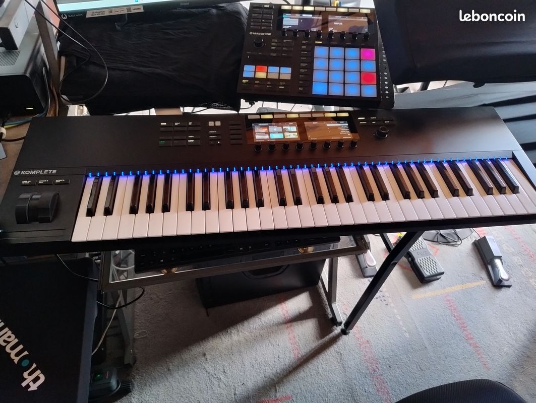 Komplete Kontrol MK2 S61 (image 1)