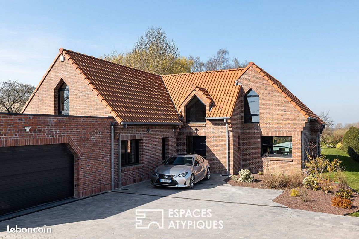 Maison 6 pièces 198 m² · à Attiches · 198 m² · 699 000 €