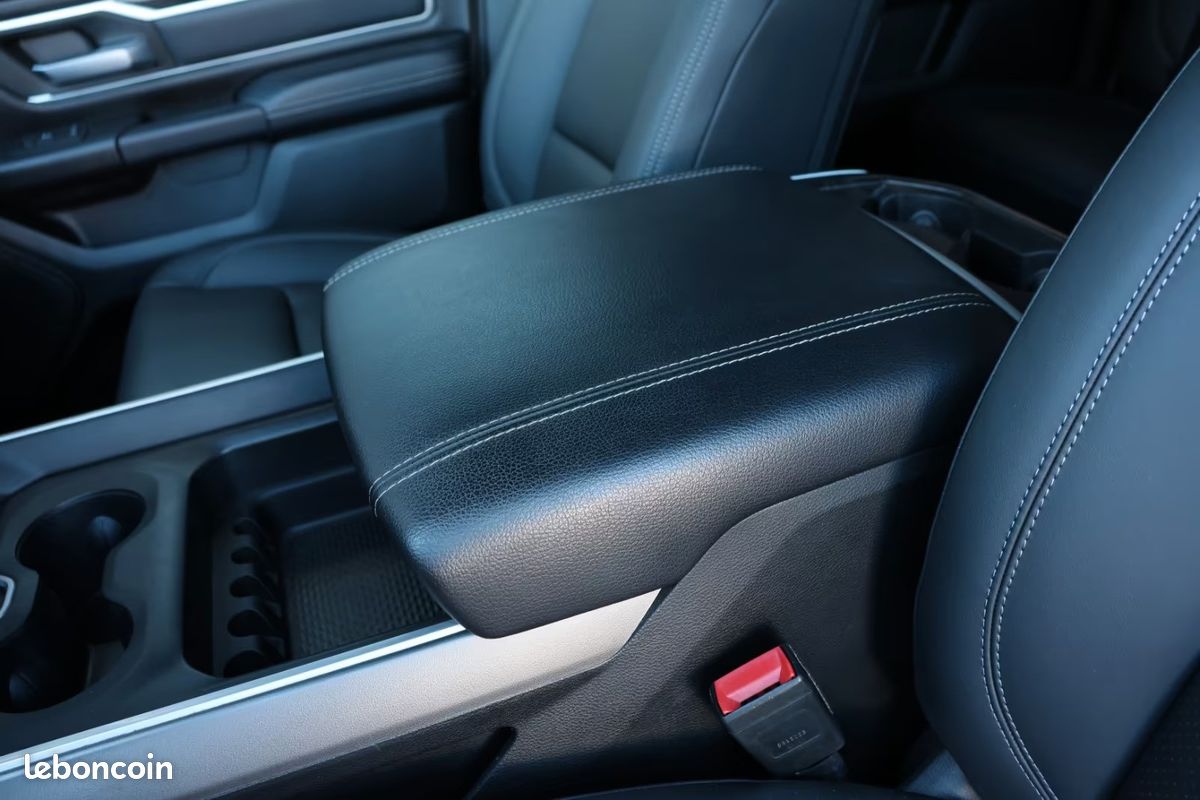 Dodge RAM 1500 Big Horn 5.7 V8 HEMI eTorque 396 ch – BVA – 4x4 – CarPlay – Caméras – R22 (image 17)