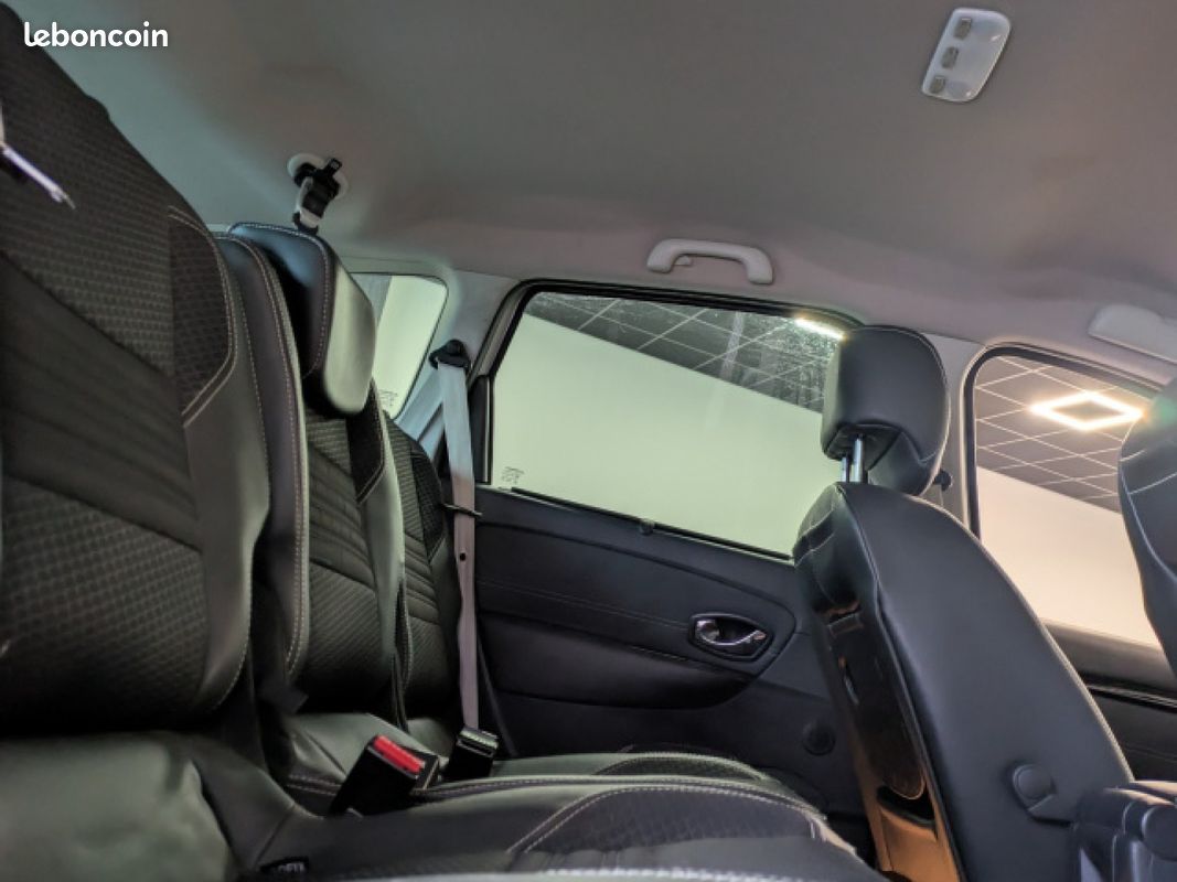 RENAULT SCENIC III TCe 130cv Energy Bose Edition / GPS / Caméra de recul / Bluetooth (image 4)