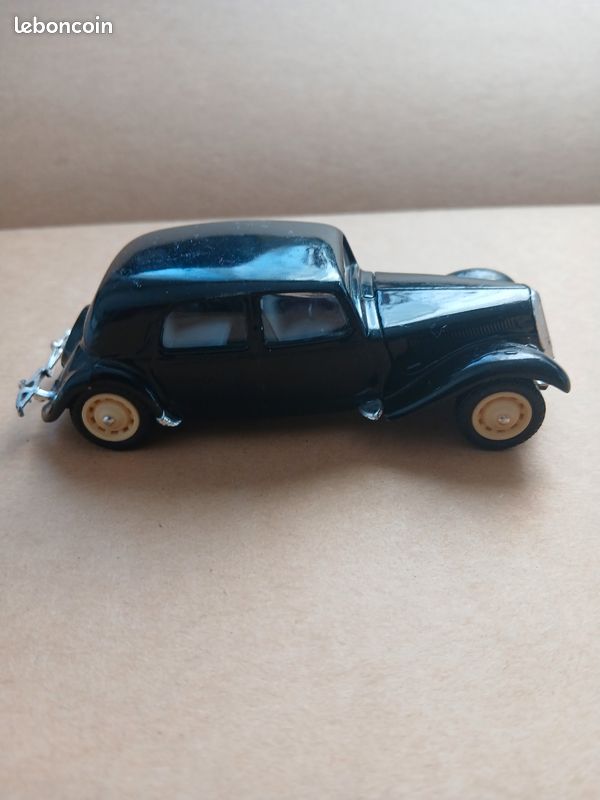 1/43 NOREV ANCIEN citroen traction avant noires et police EUR 25,00