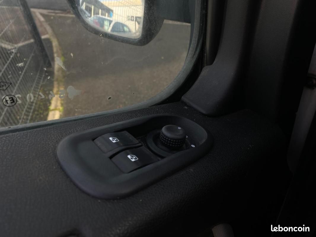 Renault Master PLATEAU CABINE APPROFONDIE 110CV 2.3DCI 7 PLACES 13250 ht BLUETOOTH/VITRES AV ELEC... (image 5)