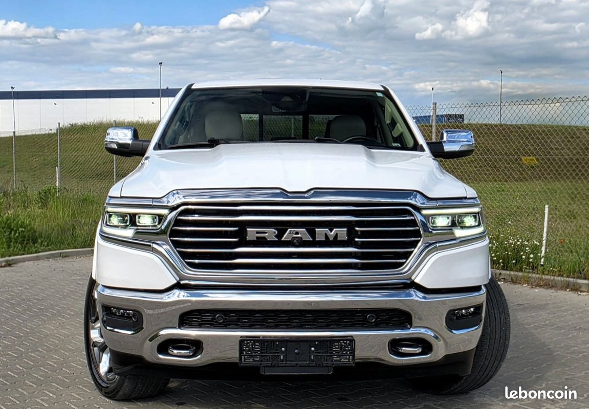 Dodge RAM 1500 Limited Crew Cab 5.7 V8 HEMI 4X4 (image 9)