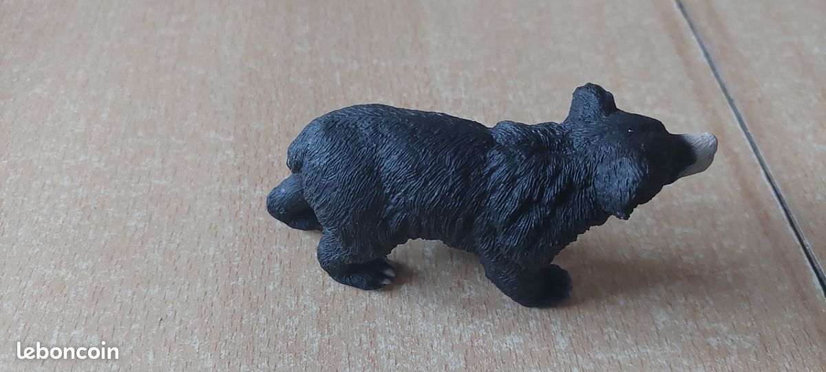 Figurine ours à collier (image 2)