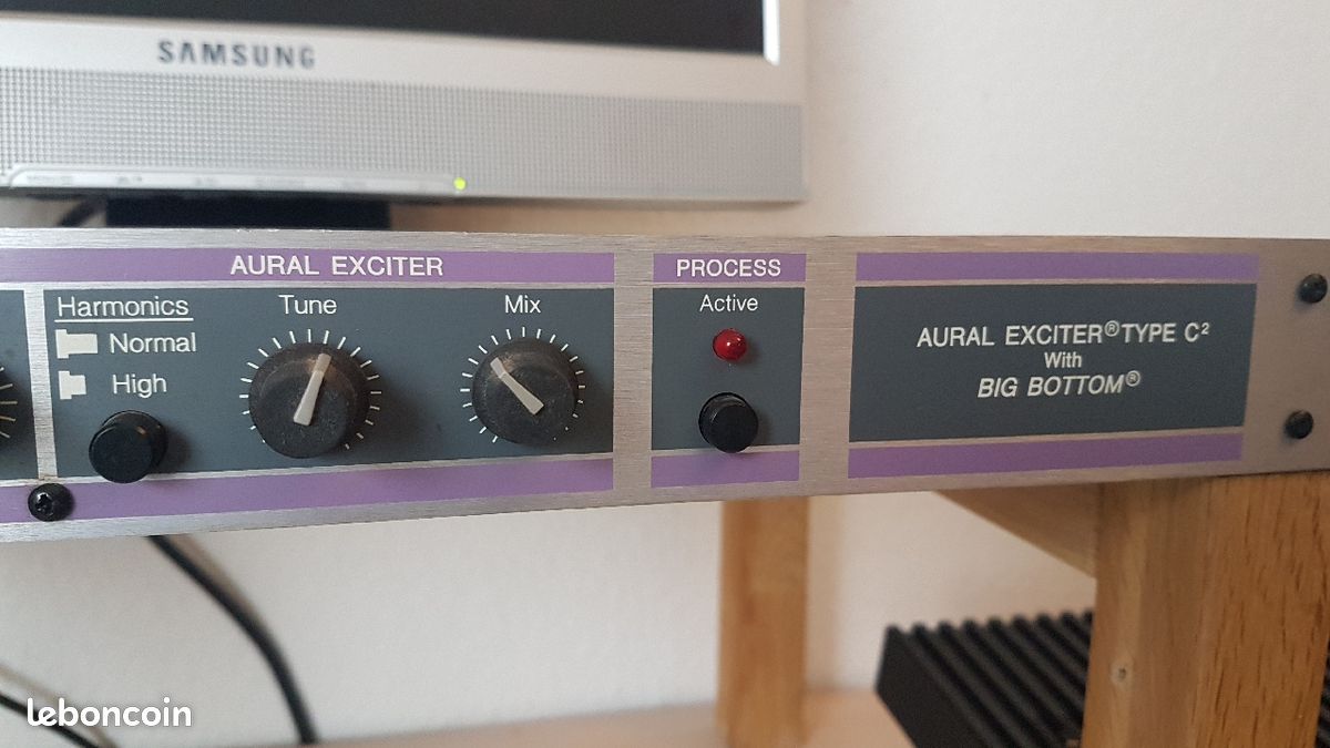 Aphex 104 Aural excitet type C2 - Instruments de musique