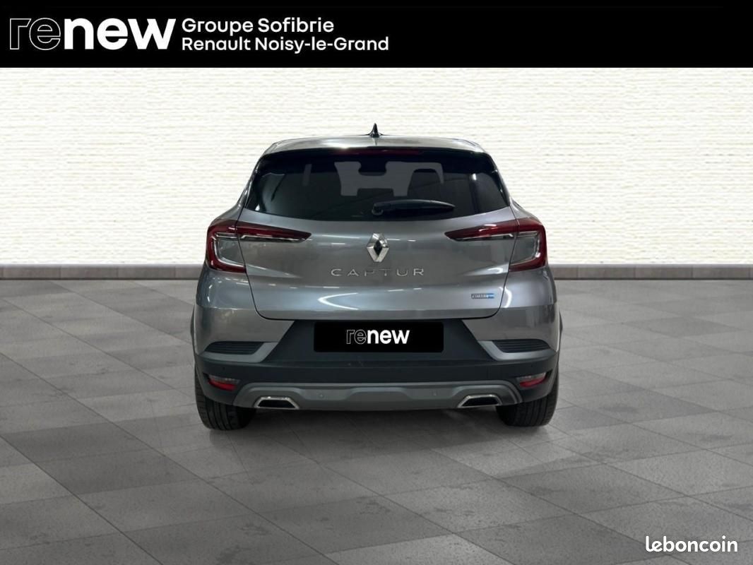 Renault Captur E-Tech 145 - 21 R.S. Line (image 5)